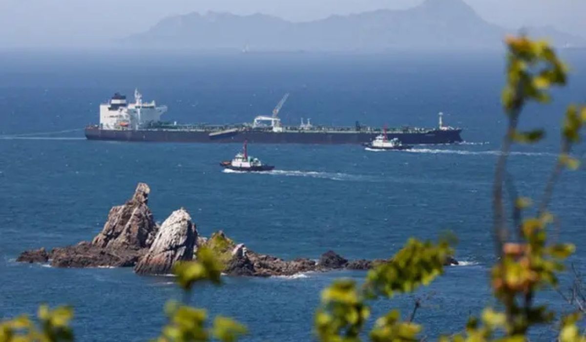 Qatar brings LNG tankers into Hormuz despite shipping slowdown